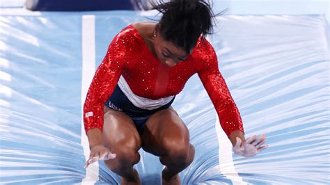 Simone Biles Se Retira Lesionada Tras Un Mal Apoyo En La Prueba De Potro De Los Juegos Olímpicos