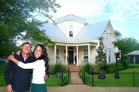 This Is What Its Like To Stay At Chip And Joanna Gaines Magnolia