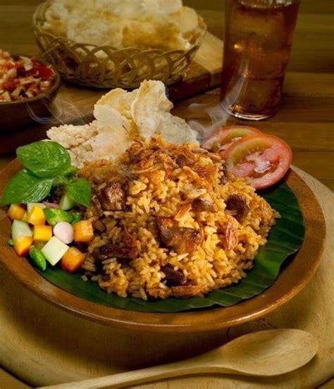 Maybe you would like to learn more about one of these? Nasi Goreng Daging Kambing Terkenal di Kebon Sirih Jakarta | Penyajian makanan, Resep daging ...