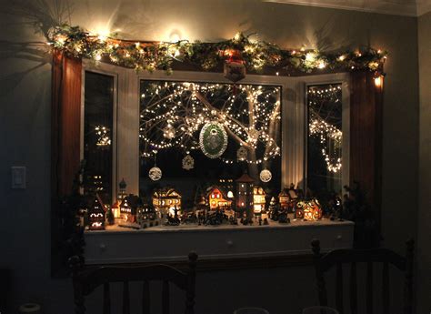 10 Christmas Decorations For Windows
