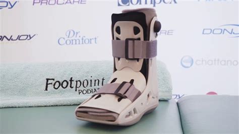 Aircast Walking Boot For Foot Fractures Footpoint Podiatry Youtube