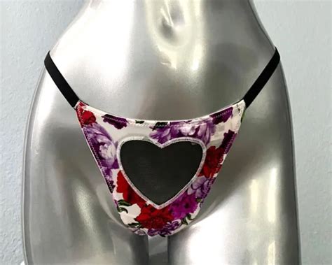 VICTORIAS SECRET NWT Very Sexy Floral Heart Cut Out Stretch G V String