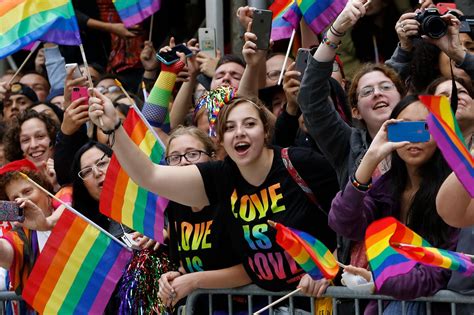 LGBTQIA Regenbogenfahne als Symbol für Vielfalt und Akzeptanz GEO