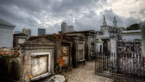 The Ghosts Of St Louis Cemetery Haunted New Orleans Cemetery