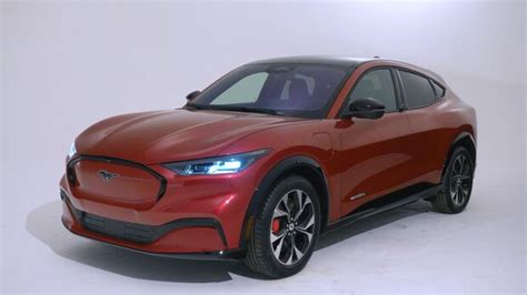 61.314 € alle daten ford mustang mach e standard (ab 2020) elektro: Ford Mustang Mach E (2020): Daten, Preise, Bilder ...