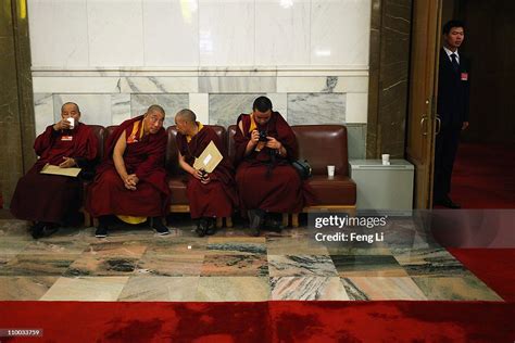 The Tibetan Delegates Attend The Closing Session Of The Chinese News