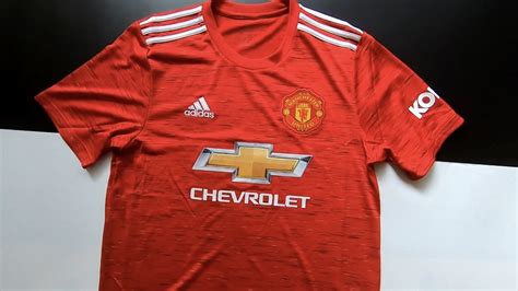 The red devils are as many as 13 points behind leaders and city rivals. Présentation des maillots de football Manchester United 2021