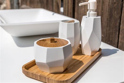 Set accessori Surface Bamboo resina e legno arredo bagno moderno bianco ...