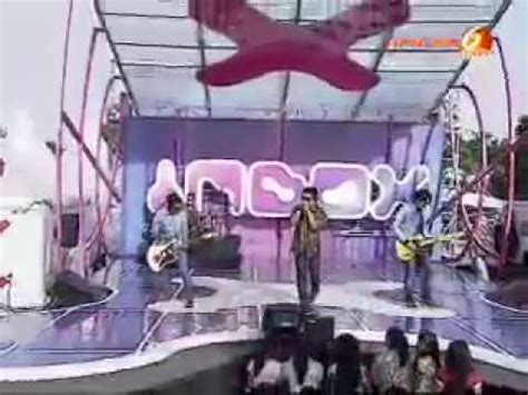 Hanya ingin berdiam di keheningan malam membayangkanmu di depanku, aura dirimu mempesonaku dan ku terdiam di keheningan malam ku. armada-pencuri-hati-inbox-pasmada karawang - YouTube