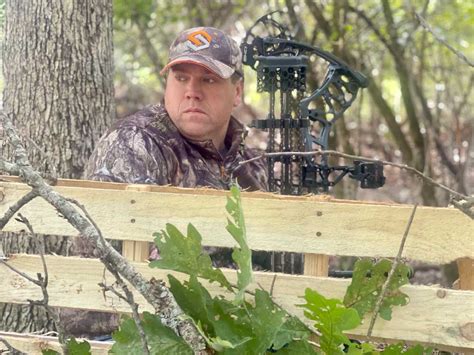 Diy Ground Blind With Wooden Pallets Mossy Oak