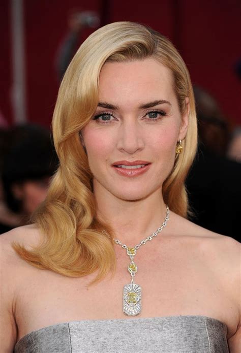 hot bio celebrity pictures celebrities with big body assets kate winslet