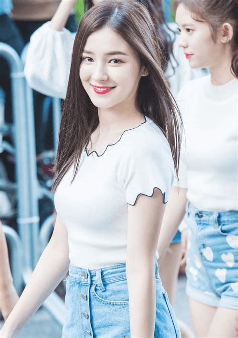57 Photos Of Nancy Momoland Showing Her Beautiful Body Shape And Pretty