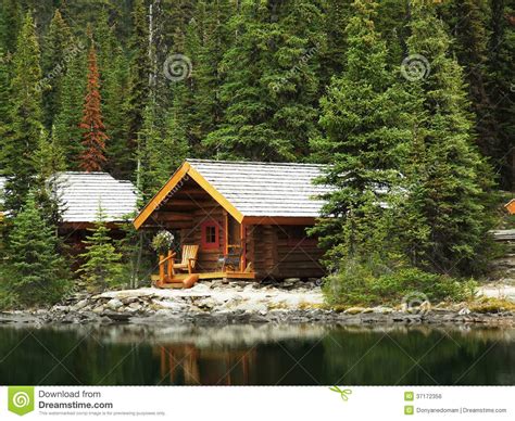 Wooden Cabins At Lake O Hara Yoho National Park Canada Stock Photo