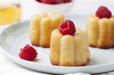 Gli alberelli natalizi con frolla bicolore sono dei frollini decorati in tema natalizio, buoni, belli e scenografici sono perfetti. Dolci Francesi | Il Giulebbe