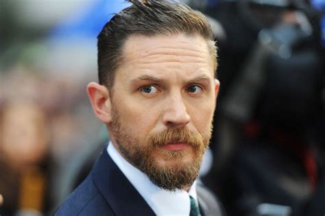 Tom Hardy Shuts Down Reporter Who Asks About His Sexuality Video