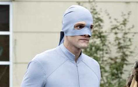 New ‘the Flash Set Photos Feature Elongated Man In Costume And The