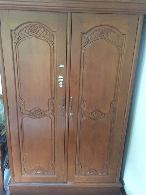 Ingin menjual dan membeli barang bekas? 53+ Lemari Kayu Bekas, Untuk Mempercantik Hunian