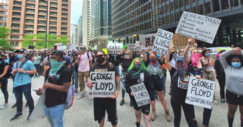 In Chicago Hundreds Return Saturday Afternoon To Downtown To Protest