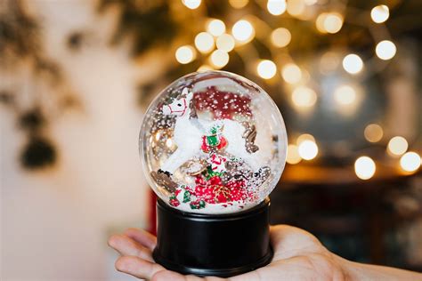 Snow Globe Images Free Vectors Pngs Mockups And Backgrounds Rawpixel