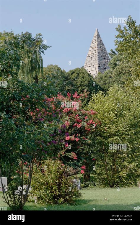 Confederate War Memorial Pyramid In Hollywood Cemetery Richmond