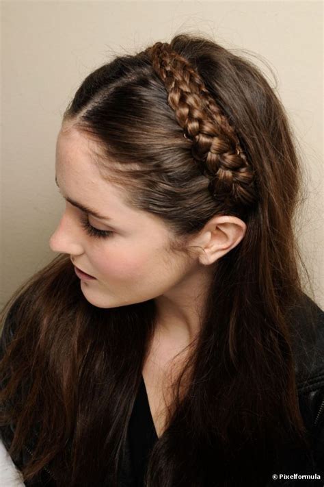 Repeat the above braid stitch technique, adding a 1⁄2 in (1.3 cm) section of hair to each stitch as you go. Braided Headband Hairstyle Tutorial | Fab Fashion Fix