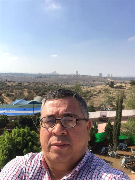 أوكرانيا بالعربية تُكرم رئيس الجالية الفلسطينية في بولتافا. م. عام الأرصاد الجوية الفلسطينية: مسودة قانون لتنظيم عمل ...