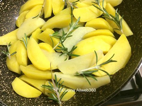 Maybe you would like to learn more about one of these? Patate in padella - come cucinare le patate con rosmarino