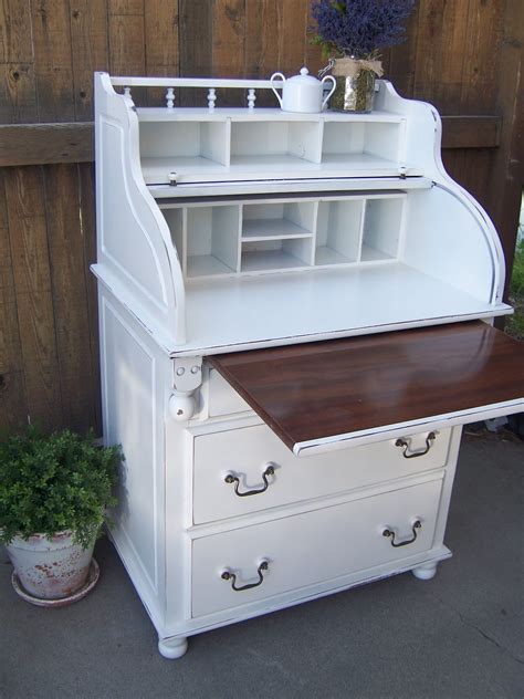 The tv stand can hold a tv up to 39 or 40 lbs. Cottage Charm Creations: Adorable roll top desk/dresser combo
