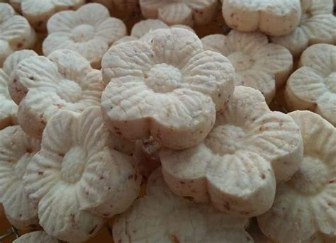Kalau nak guna cheese yang cara penyediaan resepi biskut bangkit cheese susu : Resepi Kuih Bangkit Cheese Rangup | Iluminasi