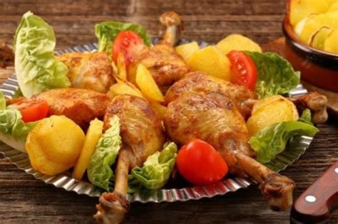 Brodo vegetale per neonati quali verdure. Faraona al forno con patate e pomodorini | Ricetta nel ...