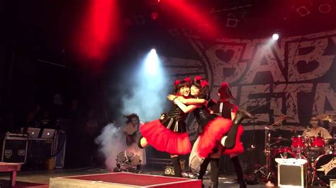 Câu hỏi về tiếng anh (mỹ). babymetal kami band and catch me if you can at zurich X ...