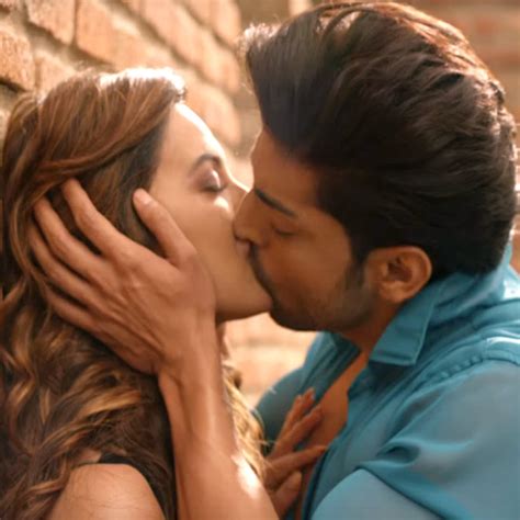 Sana Khan And Gurmeet Choudharys Hot Kiss From Wajah Tum Ho Title Track 8 Stills From Wajah