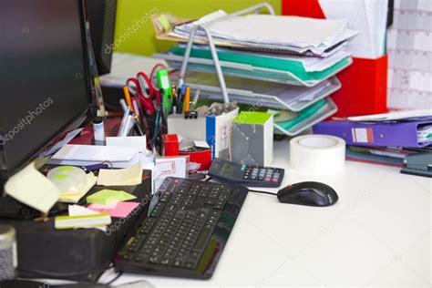 Real Life Messy Desk In Office — Stock Photo © Londondeposit 34015747