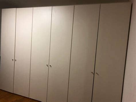 Die kombinationen aus waschbecken und badschrank bieten trendige waschstätten und viel stauraum für badutensilien. Grosser Schrank mit viel Stauraum kaufen auf Ricardo