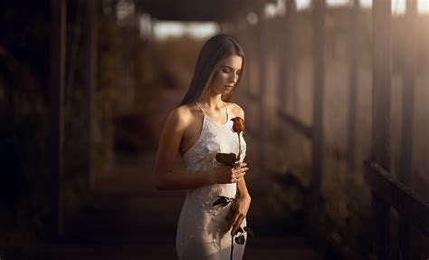 Girl With Rose In Hand Wallpaperhd Girls Wallpapers4k Wallpapers