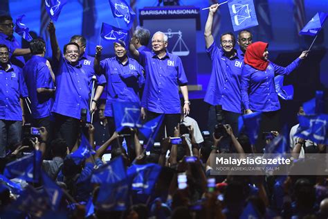 Watch it now on kinitv. Suasana Pelancaran Manifesto Barisan Nasional - PRU14