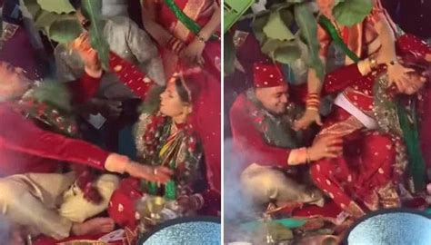 دلہا دلہن کی شادی کی رسموں کے دوران ہاتھا پائی ویڈیو سوشل میڈیا پر وائرل