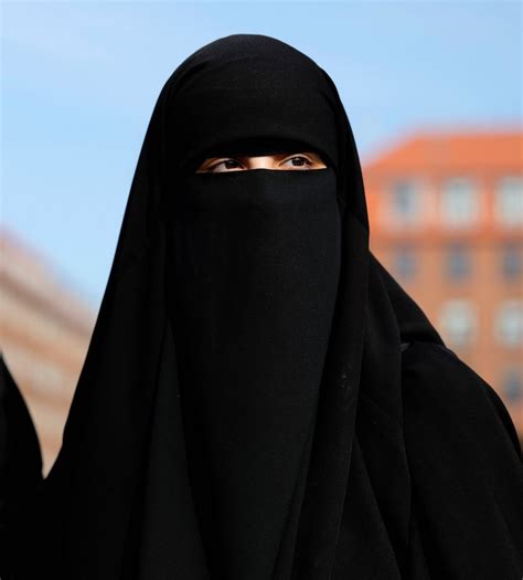 Image burqa-6 : Burqa - news latest, breaking updates and headlines today Cute Couple ...