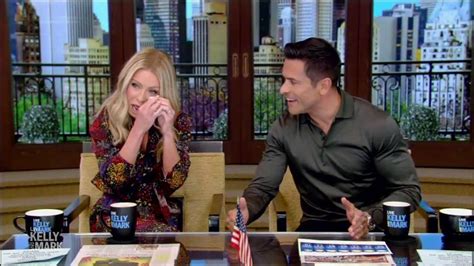 Kelly Ripa Cries Laughing At Mark Consuelos Pixelated Crotch On Tv
