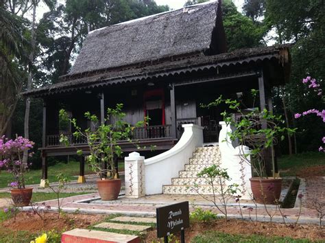 pohongallery rumah tradisional  taman mini malaysia