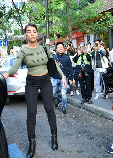 Her boyfriend ain't the only one with a ridiculous body!!! GEORGINA RODRIGUEZ and Cristiano Ronaldo Out Shopping in ...