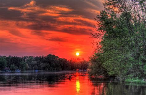 Free Photo Scenic View Of Lake During Sunset Bright River Twilight