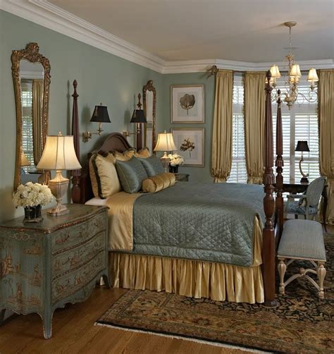 Your master bedroom should have a sense of calm your master bedroom should have a sense of calm, designed in a soothing color palette complimented by decor that is serene and elegant. Traditional Master Bedroom Decorating Ideas | 78 ...