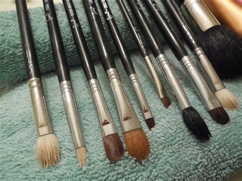 Beauty 101 How To Clean Your Makeup Brushes Using Purity Dream In Lace