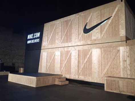 nike pop-up shop shipping container toronto | Shipping container store, Pop up, Shipping container