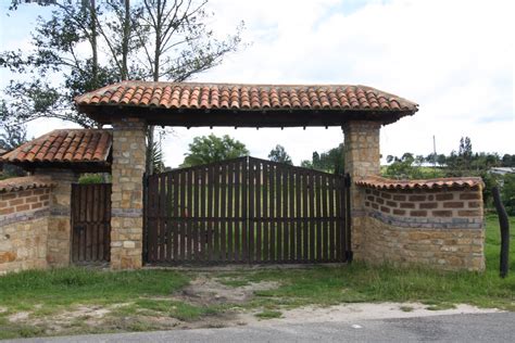 Normalmente se aplica una capa de pintura después, pero a veces se deja al natural. Ornamentacion en Piedra y Adobe: Ornamentacion en Piedra y ...