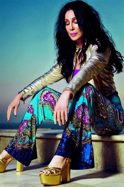 Cher Thanks To Hippie Hippie Cher Photos Cher Outfits Celebrities