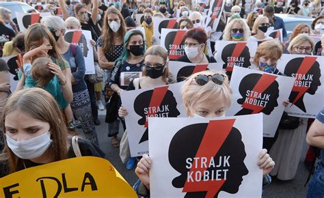 Poland Abandoning Commitment To Women Human Rights Watch