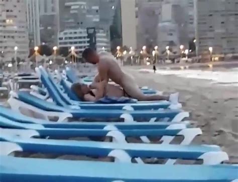 Amateur Couple Unashamedly Fuck On A Beach Sunlounge Xxx