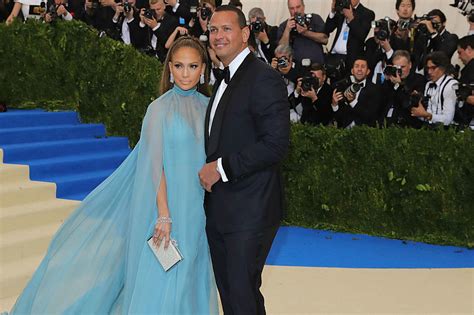 Jennifer Lopez Alex Rodriguez Make Couples Red Carpet Debut At Met Gala